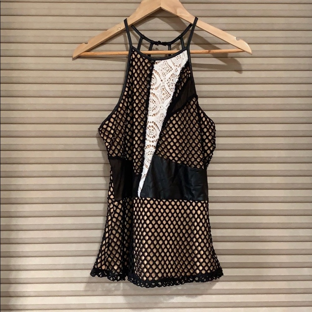Multi material tank